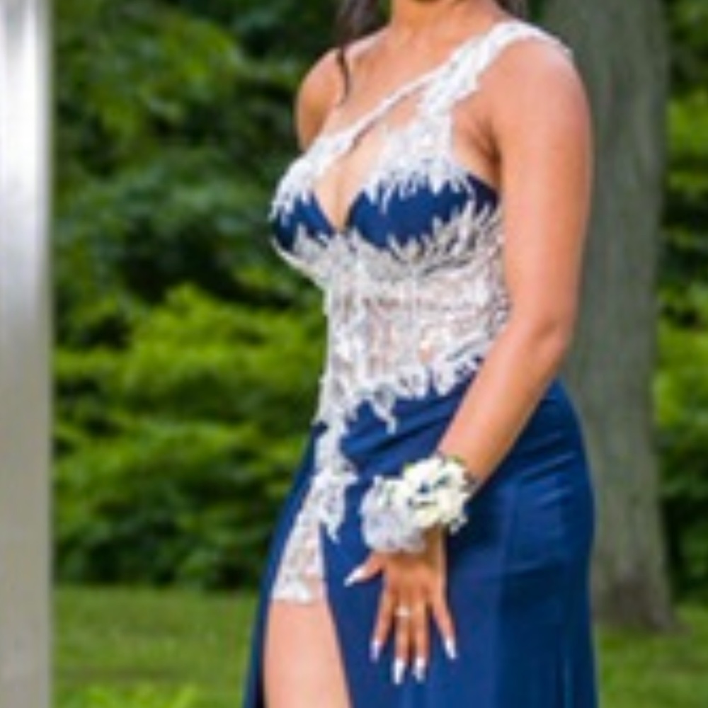 Prom gown